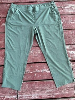 Eddie Bauer Women's Sage Green Lightweight Joggers “Travelers” Cropped Pant XXL